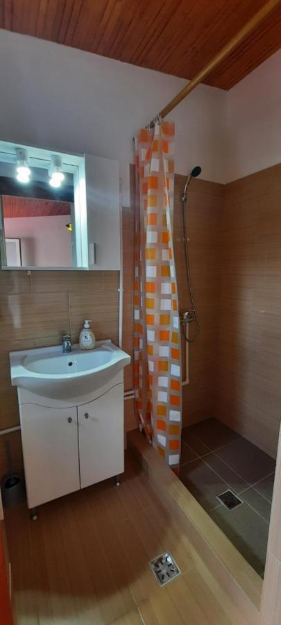 Telteu Florian Hotel Dubova Luaran gambar