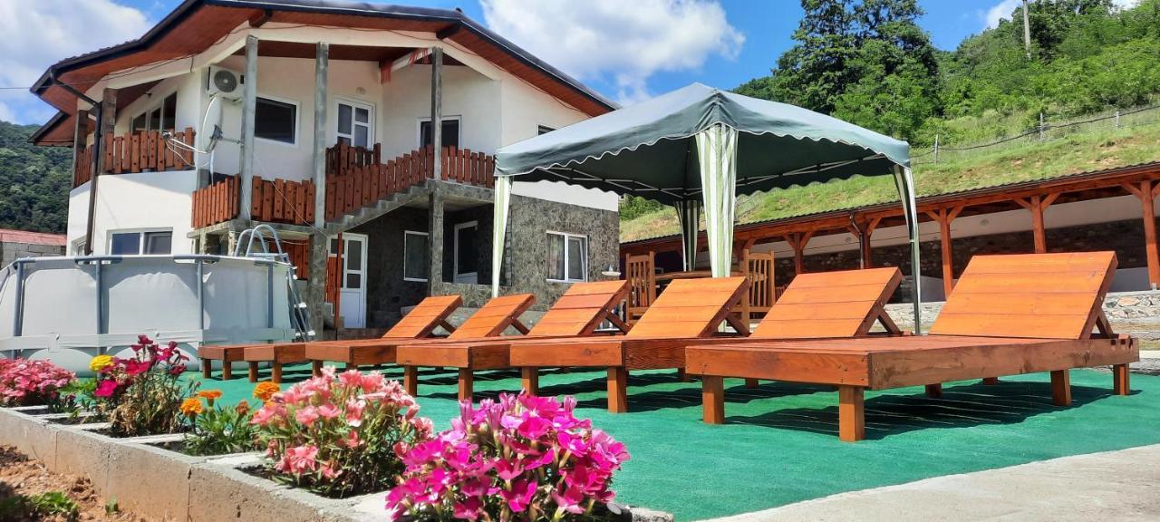 Telteu Florian Hotel Dubova Luaran gambar