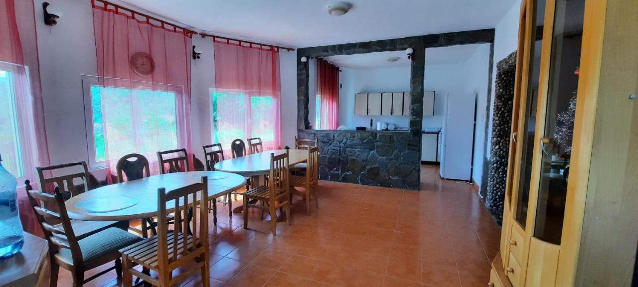 Telteu Florian Hotel Dubova Luaran gambar