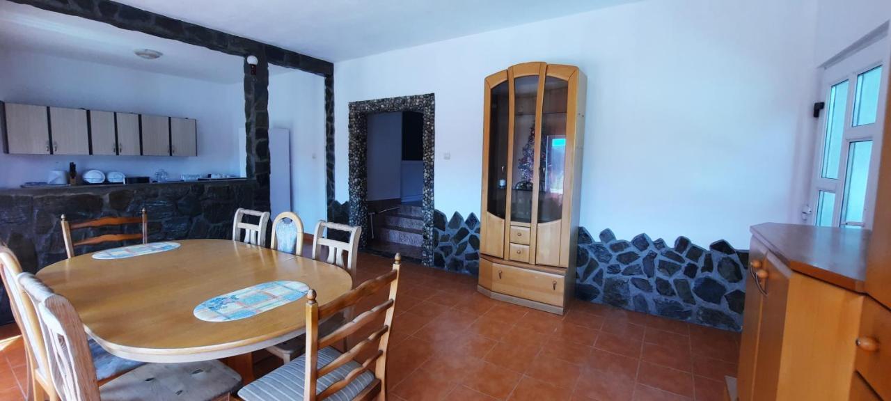 Telteu Florian Hotel Dubova Luaran gambar