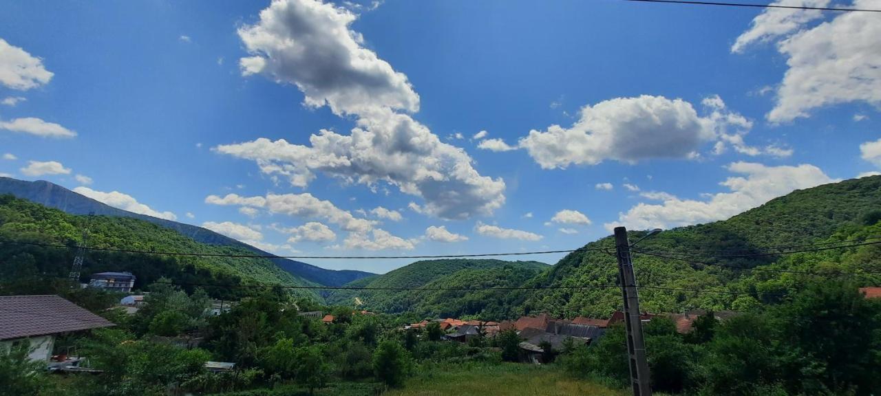 Telteu Florian Hotel Dubova Luaran gambar