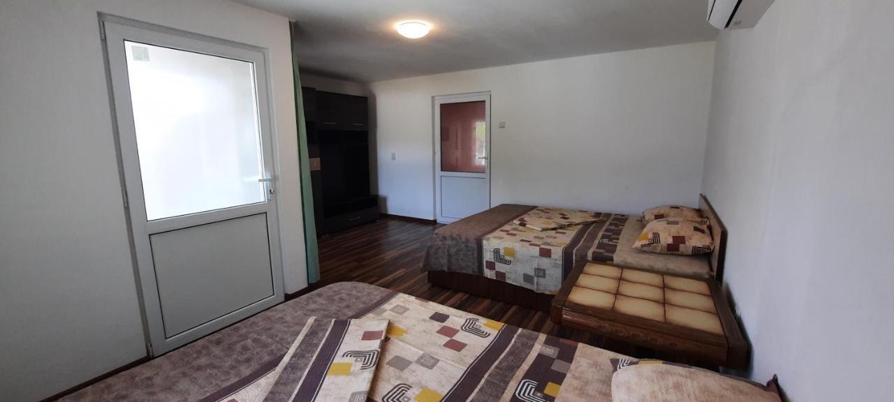 Telteu Florian Hotel Dubova Luaran gambar