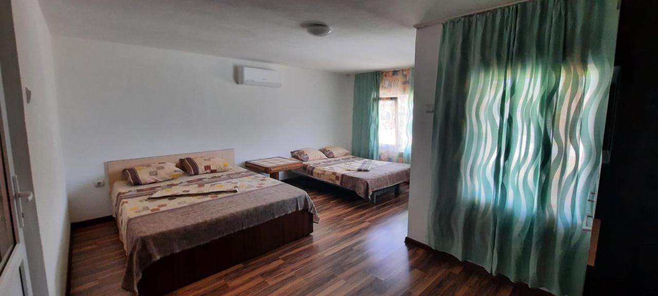Telteu Florian Hotel Dubova Luaran gambar