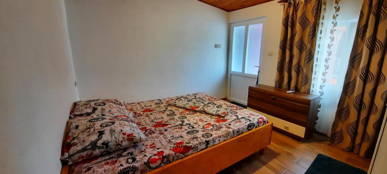 Telteu Florian Hotel Dubova Luaran gambar
