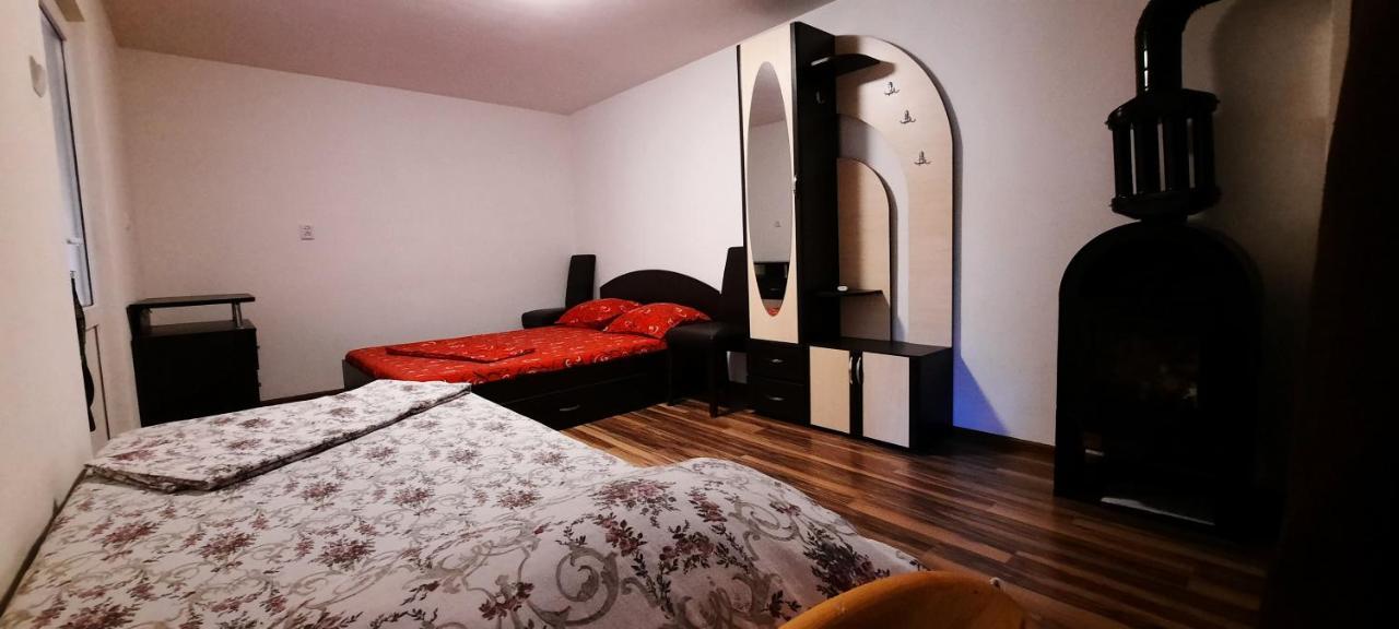 Telteu Florian Hotel Dubova Luaran gambar