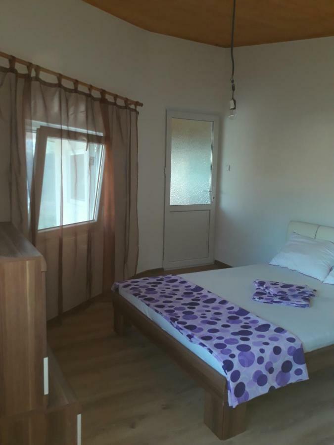 Telteu Florian Hotel Dubova Luaran gambar