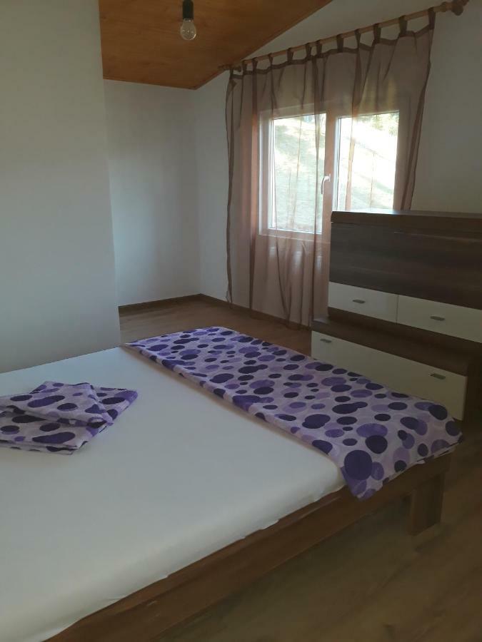 Telteu Florian Hotel Dubova Luaran gambar